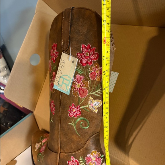 NEW Roper Brown Cowboy Cowgirl Boots with Floral Embroidery NWT in box - Picture 8 of 15